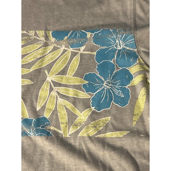 Tackle Tides Essential Tee Floral Heather Gray Moisture Wicking Size L NWT - Picture 2 of 4